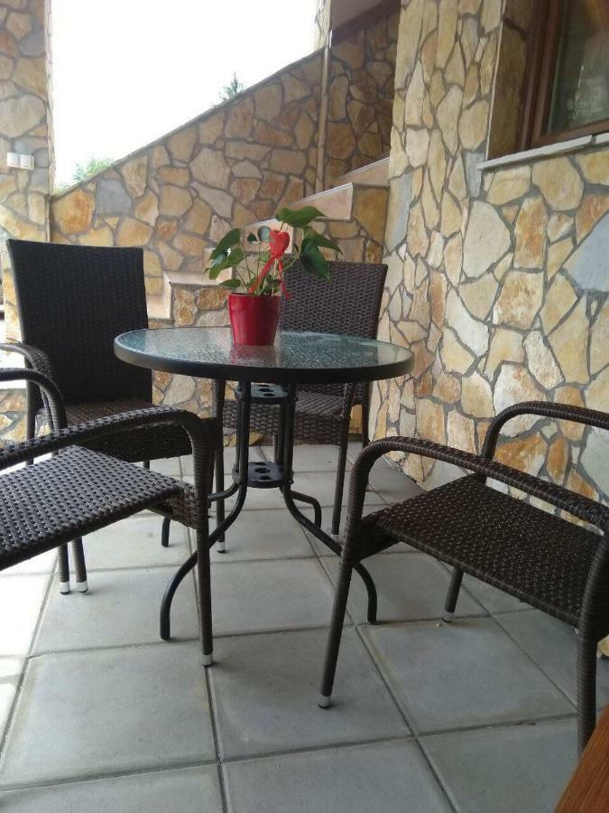 Apartmani Sara I Marta Otočac Exterior foto