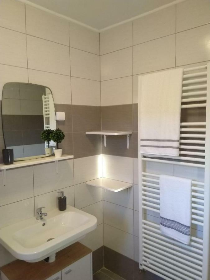 Apartmani Sara I Marta Otočac Exterior foto