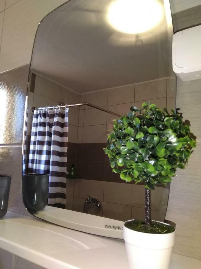 Apartmani Sara I Marta Otočac Exterior foto