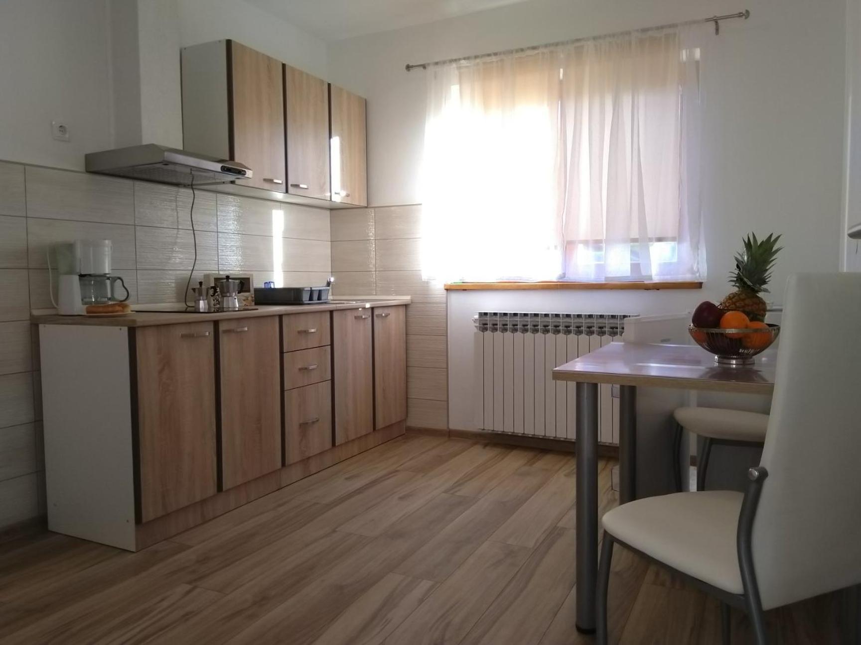 Apartmani Sara I Marta Otočac Exterior foto