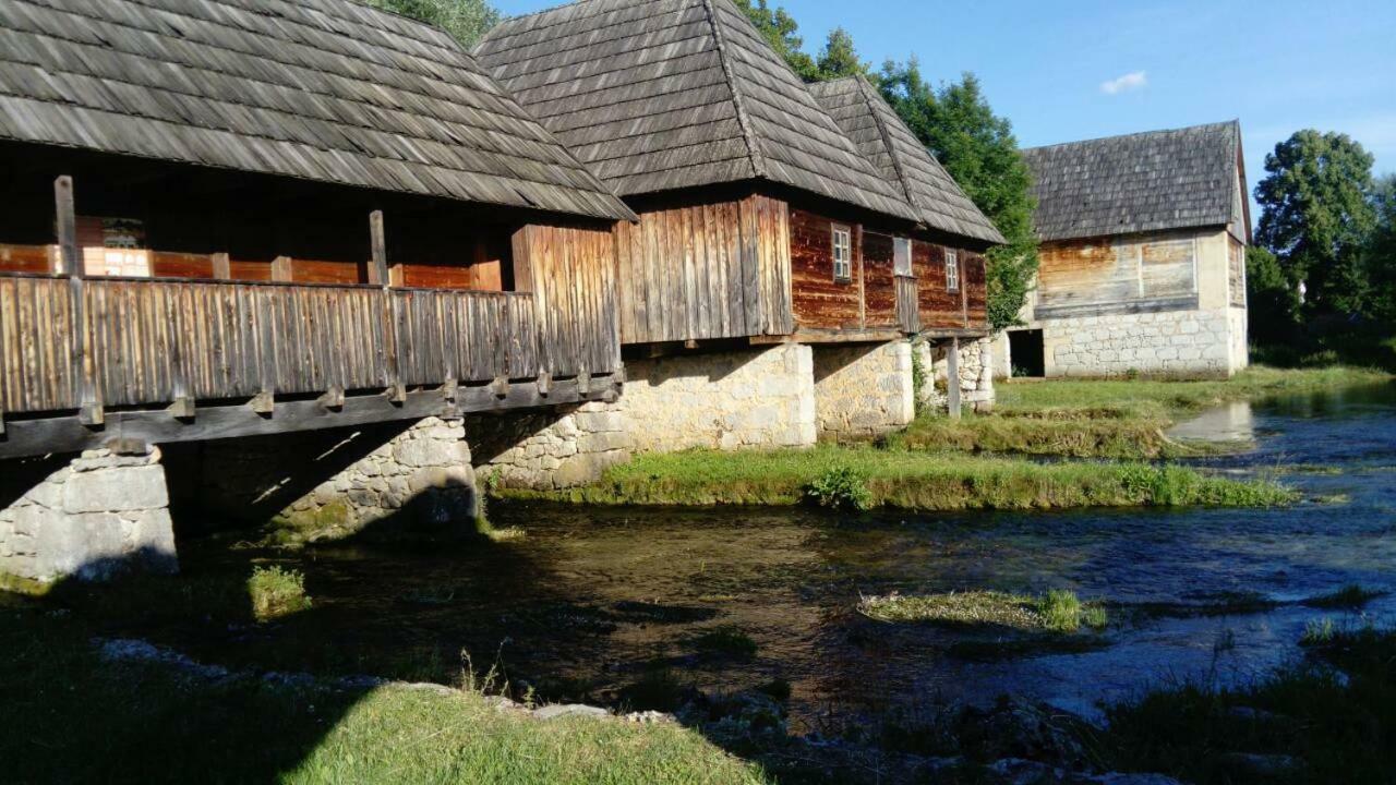 Apartmani Sara I Marta Otočac Exterior foto